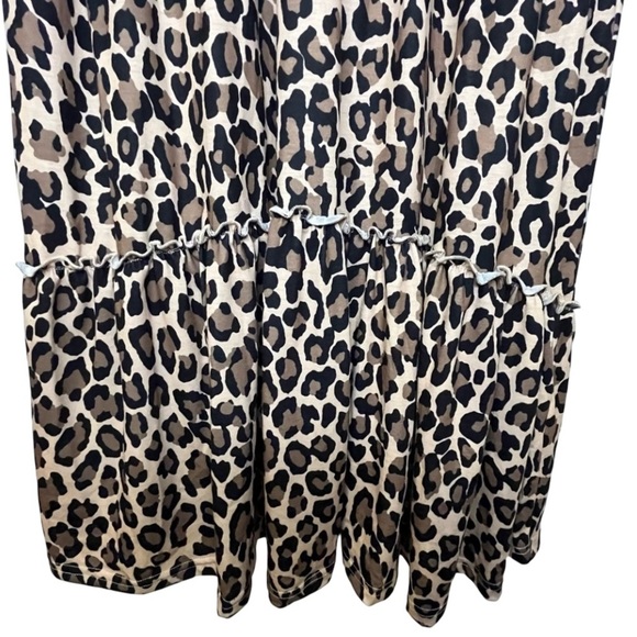 NWT Dress L Ruffle Empire Waist Animal Print V-Neck Short Sleeve Loose Fitting - Picture 4 of 12
